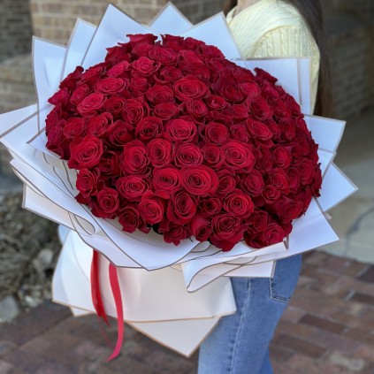 Bouquet 100 Premium Long Stem Red Roses  FloriyaFlowes