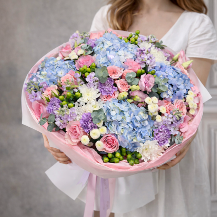 Premium Bouquet with Hydrangeas FloriyaFlowes