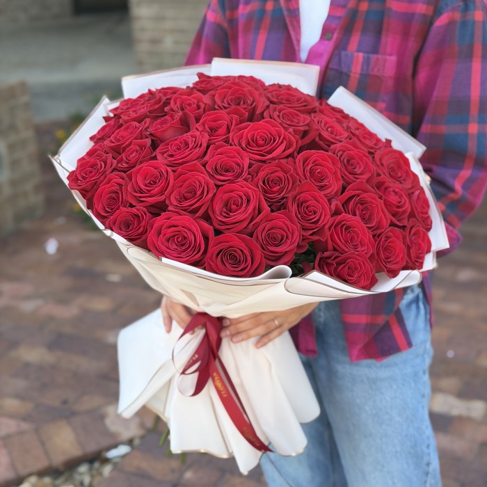 Bouquet 50 Long Stem Red roses 
