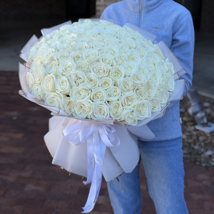 Bouquet 100 Premium Long Stem White Roses 