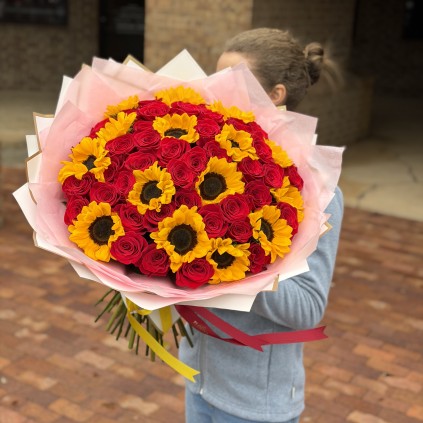  Premium Sunshine & Roses Bouquet FloriyaFlowes
