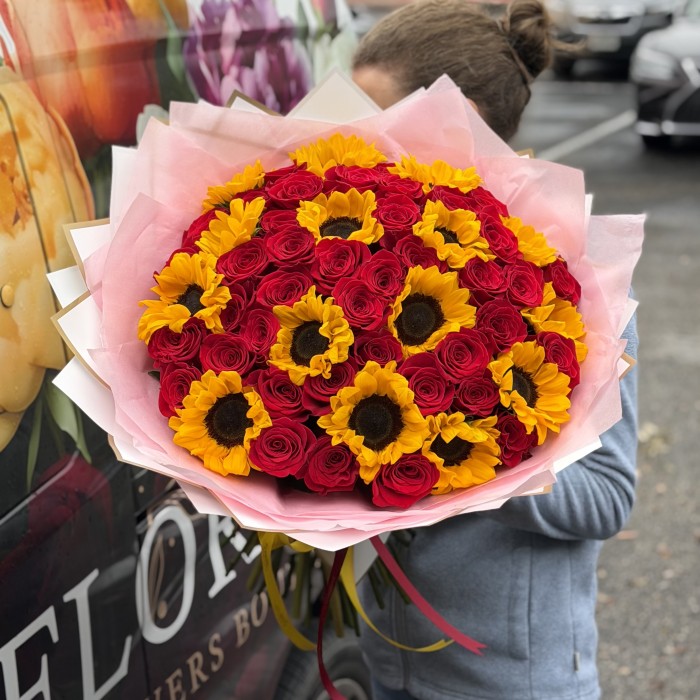  Premium Sunshine & Roses Bouquet