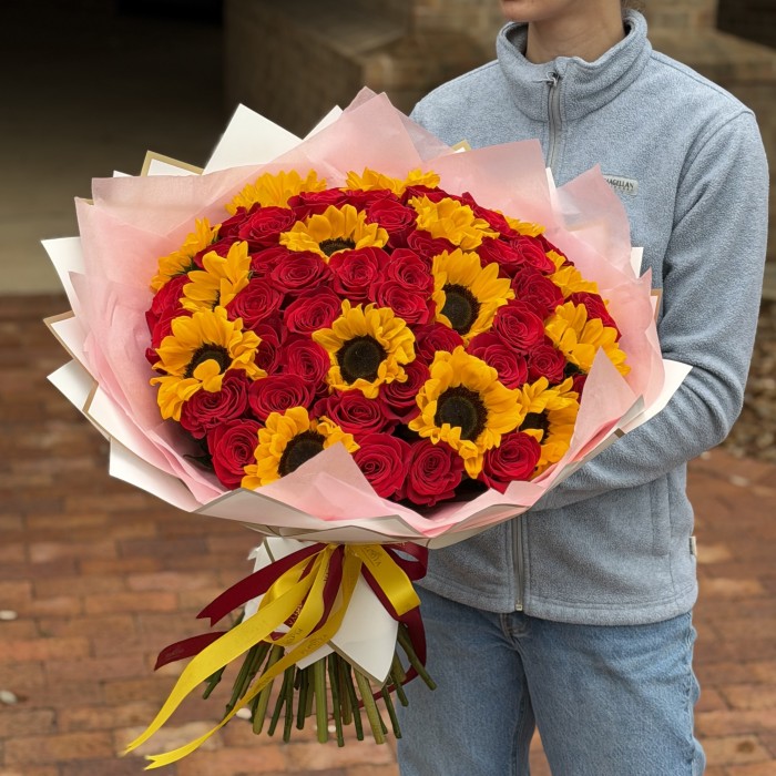  Premium Sunshine & Roses Bouquet