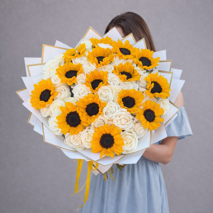 Solar Kiss Bouquet FloriyaFlowes
