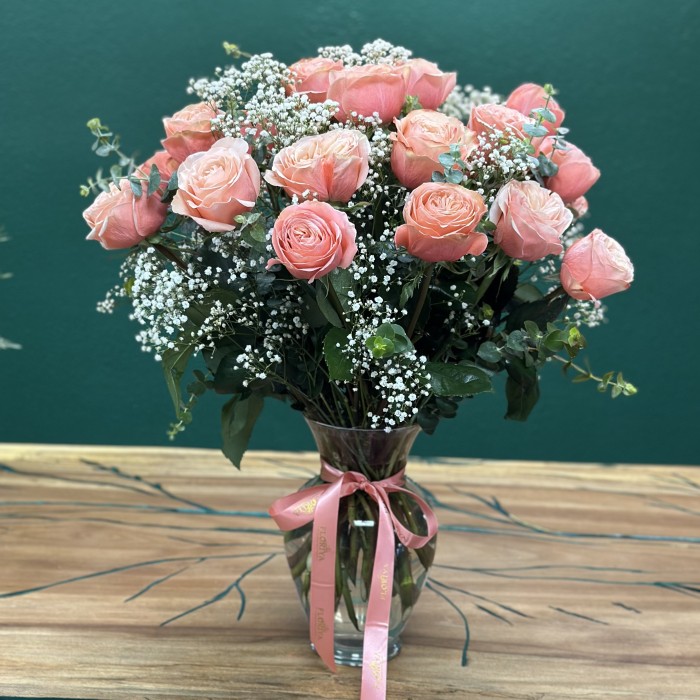 Luxury One, Two, or Three Dozen Kahala Garden Roses in a Vase (Vase Include)