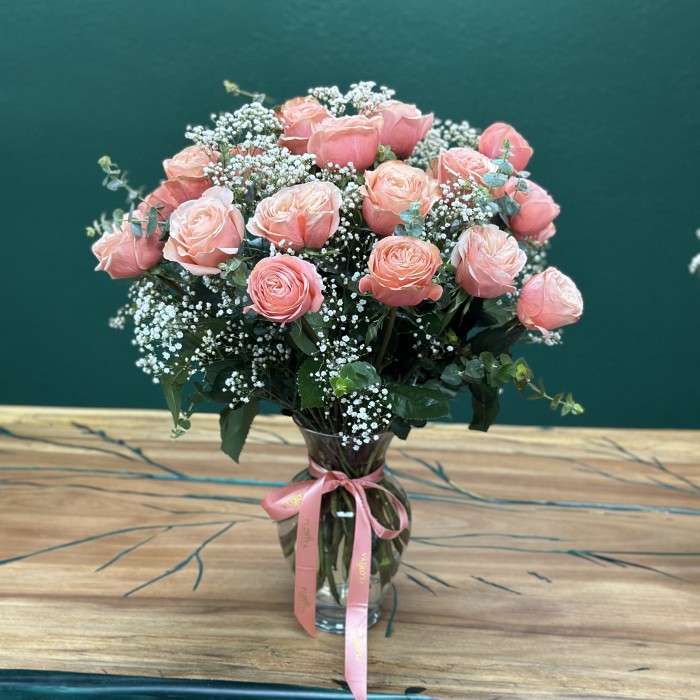 Luxury One, Two, or Three Dozen Kahala Garden Roses in a Vase (Vase Include)