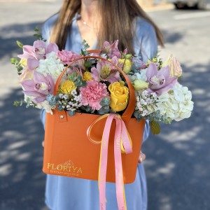 Bouquets in an envelope FloriyaFlowers