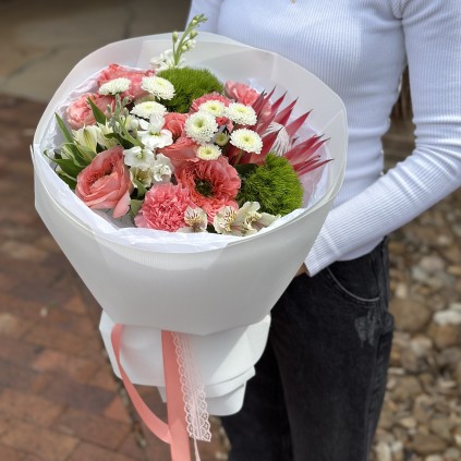 Flowers bouquet  "Evelyn" FloriyaFlowes