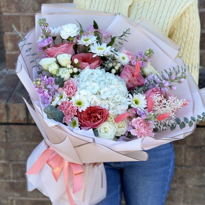 Flowers bouquet "The flower of love"