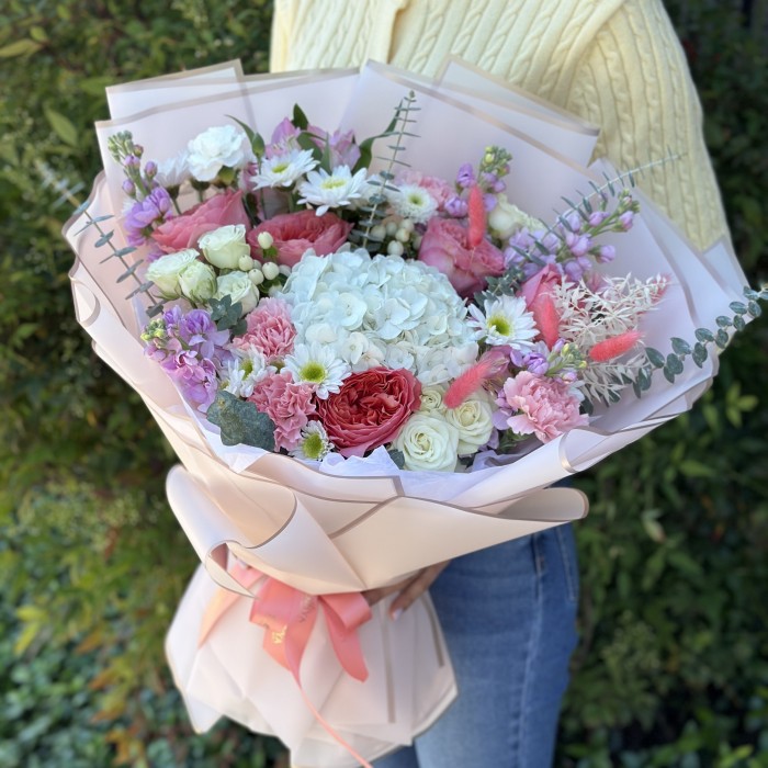 Flowers bouquet "The flower of love"