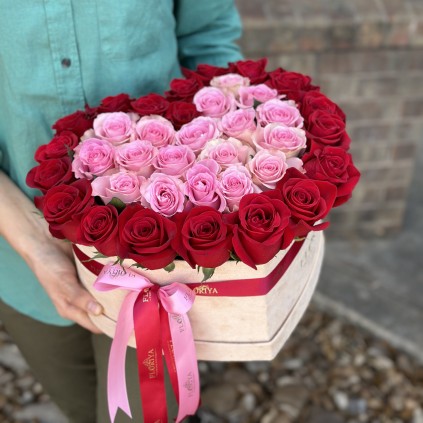 Flowers in a box "Sapphire Sweethearts" FloriyaFlowes