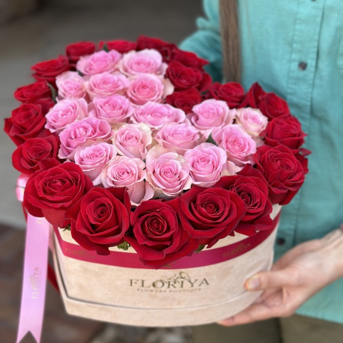 Flowers in a box "Sapphire Sweethearts"