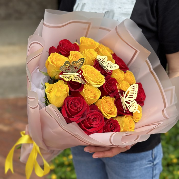 Sunny Roses Bouquet