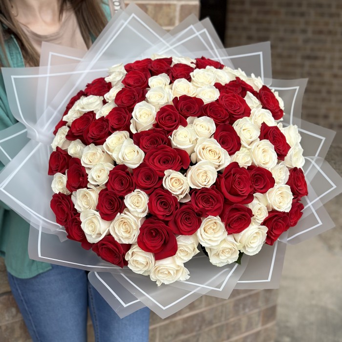 Passionate Love: 100 Red and White Roses