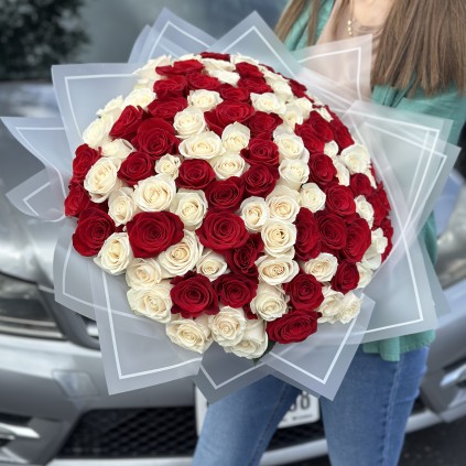 Passionate Love: 100 Red and White Roses FloriyaFlowes