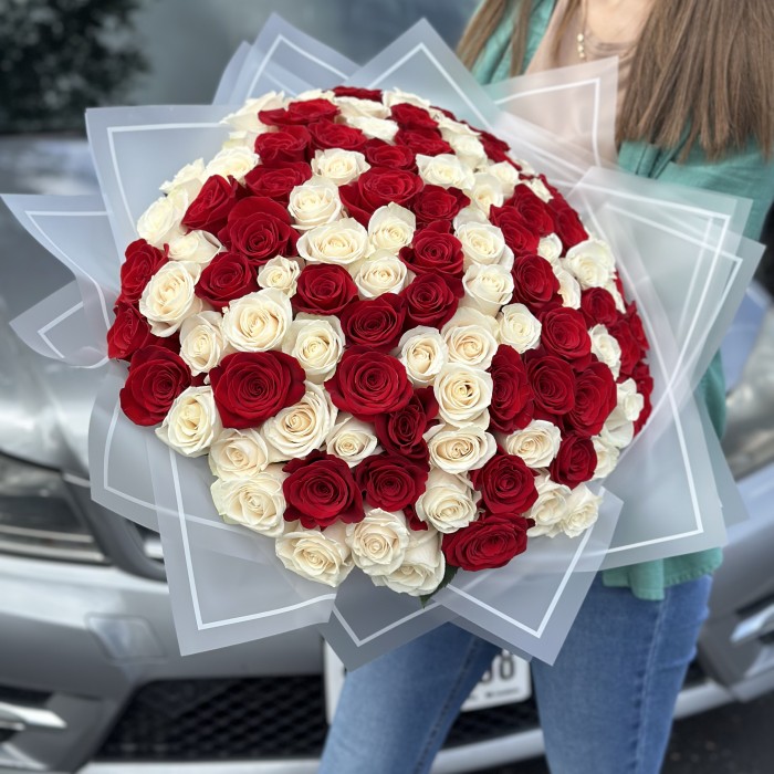 Passionate Love: 100 Red and White Roses