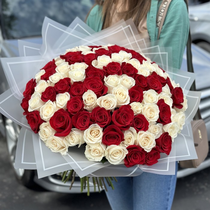 Passionate Love: 100 Red and White Roses