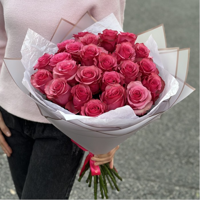 Lola's Radiant Elegance: One or Two Dozen Premium Roses