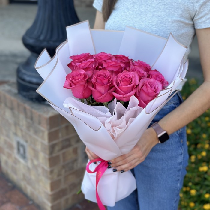 Lola's Radiant Elegance: One or Two Dozen Premium Roses