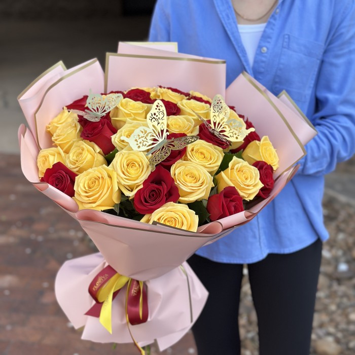 Sunny Roses Bouquet