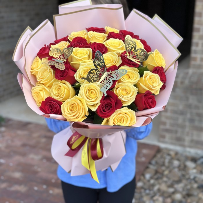 Sunny Roses Bouquet