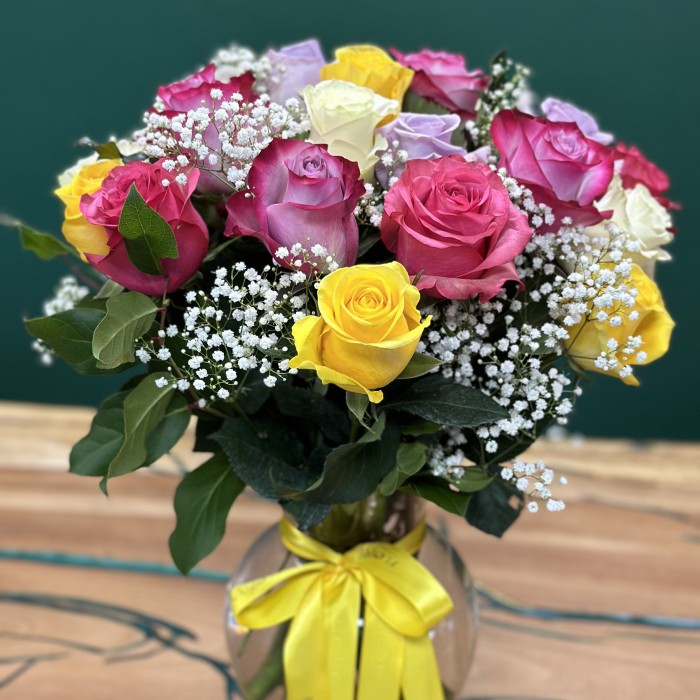 Premium Long-Stem Mixed Roses in a Vase (Vase Included)