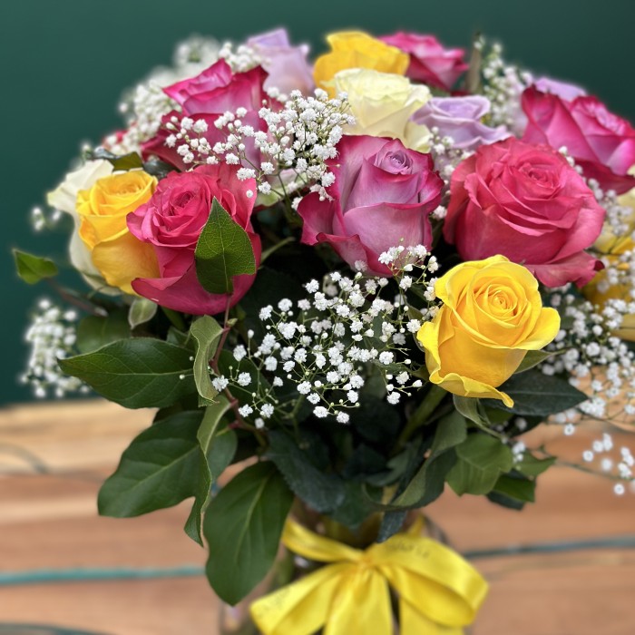 Premium Long-Stem Mixed Roses in a Vase (Vase Included)