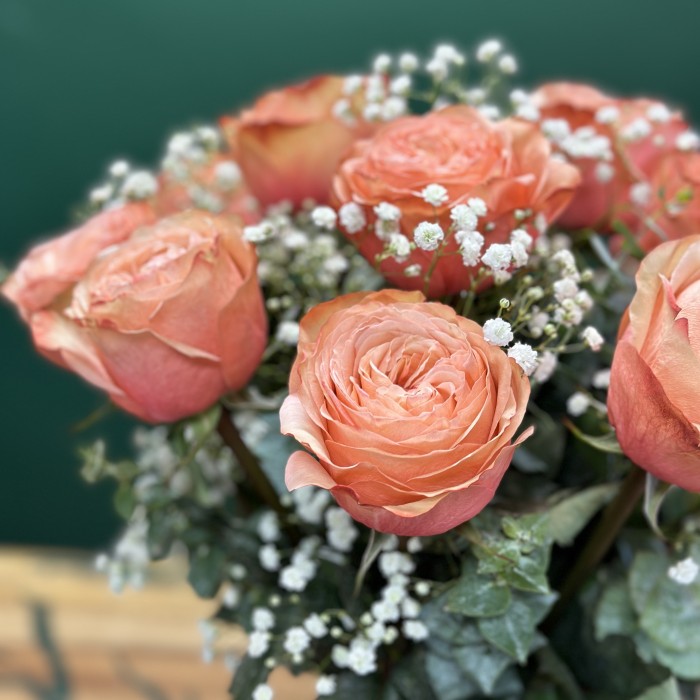 Luxury One, Two, or Three Dozen Kahala Garden Roses in a Vase (Vase Include)