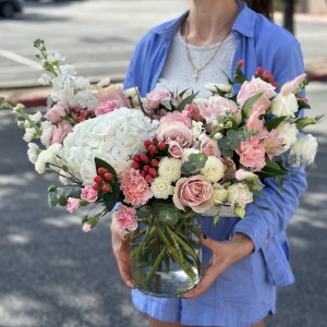 Vase Arrangements FloriyaFlowers