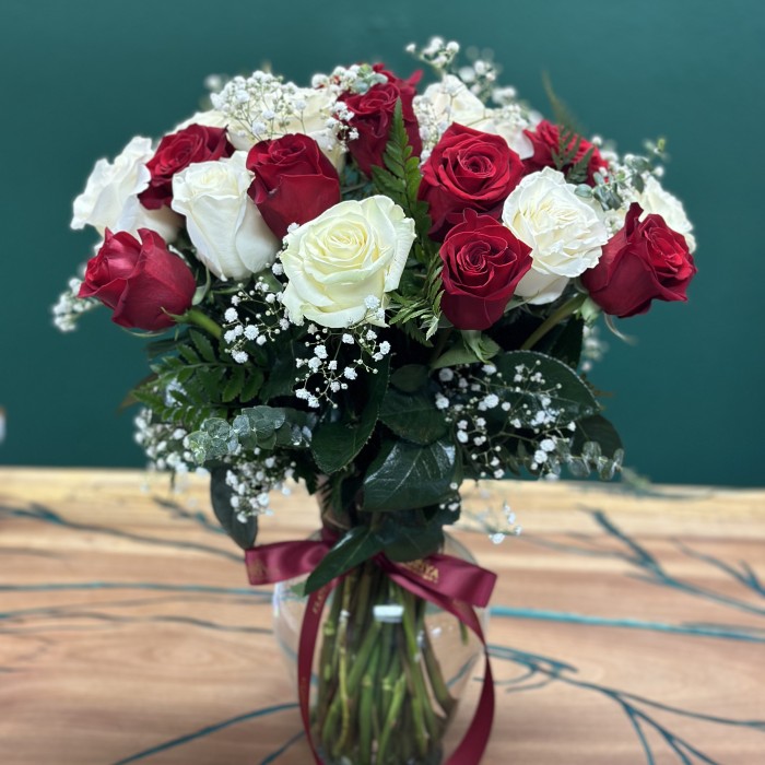 Premium Long-Stem Red and White Roses in a Vase (Vase Included)