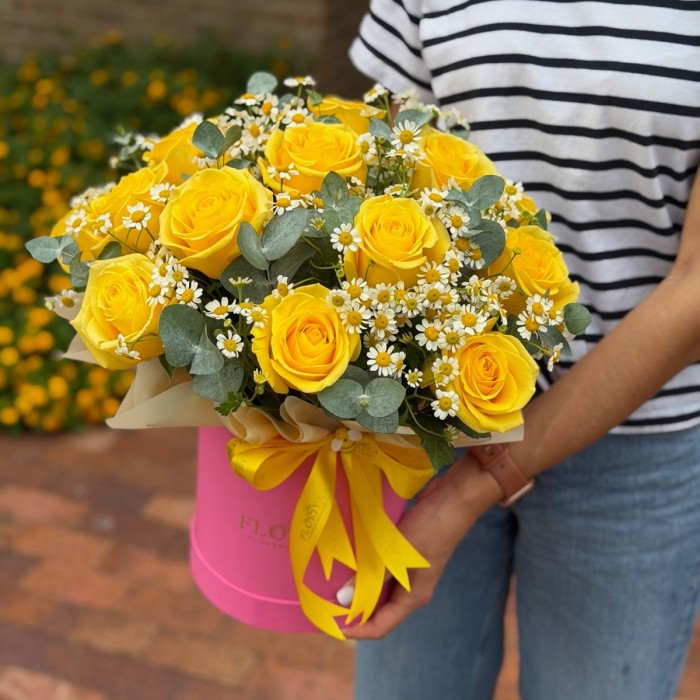 Brillo Amarillo Floriya Flowers
