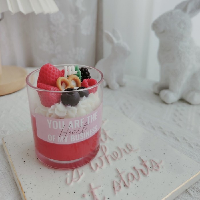 Berry Delight – Strawberry Dessert Candle