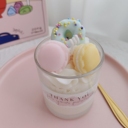 Macaron Bliss – Pastel Dessert Candle FloriyaFlowes