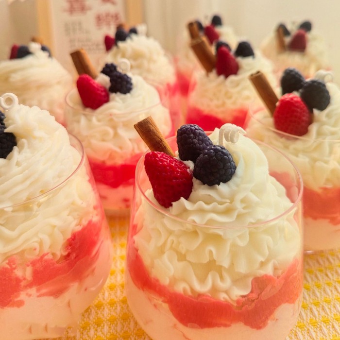 Strawberry Bobo Milk Tea – Dessert Soy Candle