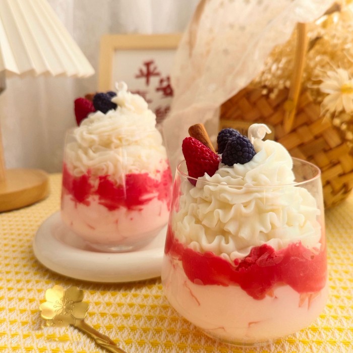 Strawberry Bobo Milk Tea – Dessert Soy Candle